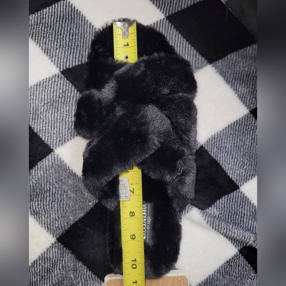 Koolaburra by UGG Cameal slides black faux fur in size 9M - Picture 9 of 9